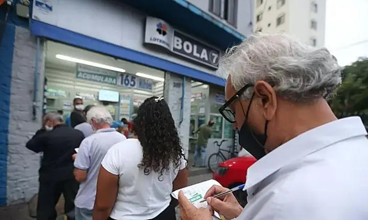 Minas Gerais tem 10 apostas premiadas na Mega-Sena; prêmio acumula para R$ 58 milhões