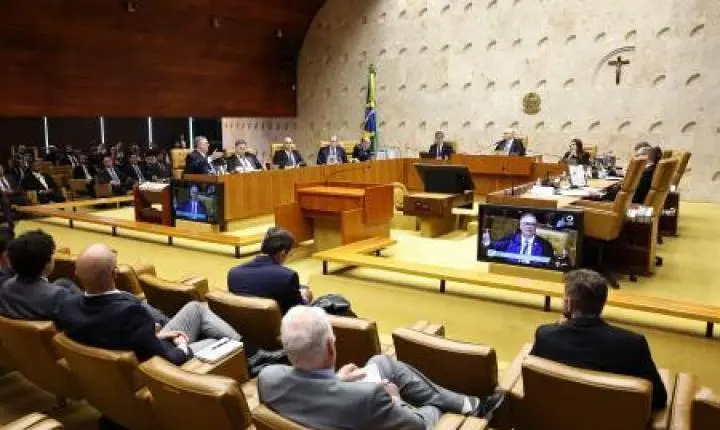 Pedido de vista suspende decisão do STF sobre casos de Moraes e Mendonça
