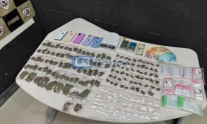 PM prende três pessoas e apreende 173 porções de drogas em Itabira