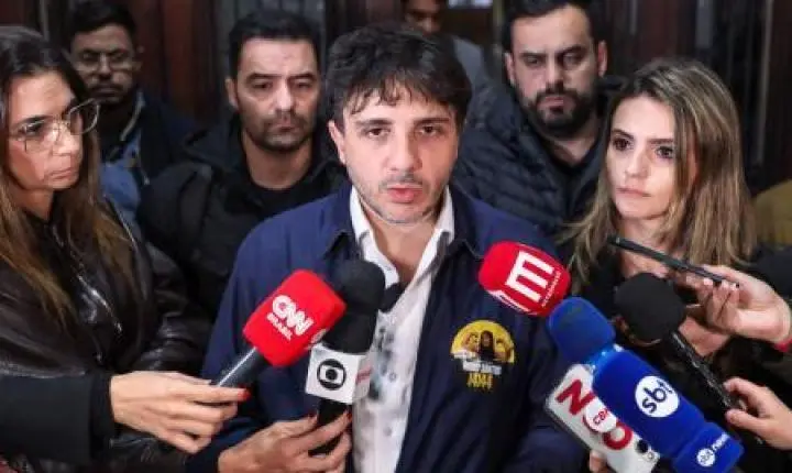 Renan Santos tem 24 horas para explicar perfis e candidatura pode ser indeferida