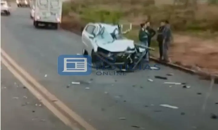 Vídeo - Acidente deixa carro destruído na MG-434 próximo à entrada de Ipoema